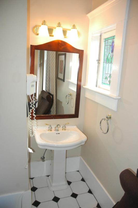 Windsor Guest House - image 6