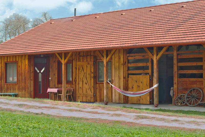 One-Bedroom House (4 Adults) image 4