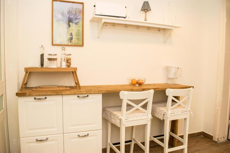 Vincenti Strait Street Suite - image 15