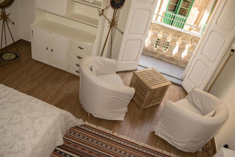 Vincenti Strait Street Suite - image 12