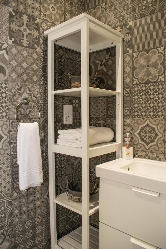 Vincenti Strait Street Suite - image 10