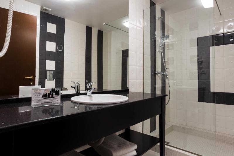 Premium Double Room image 3