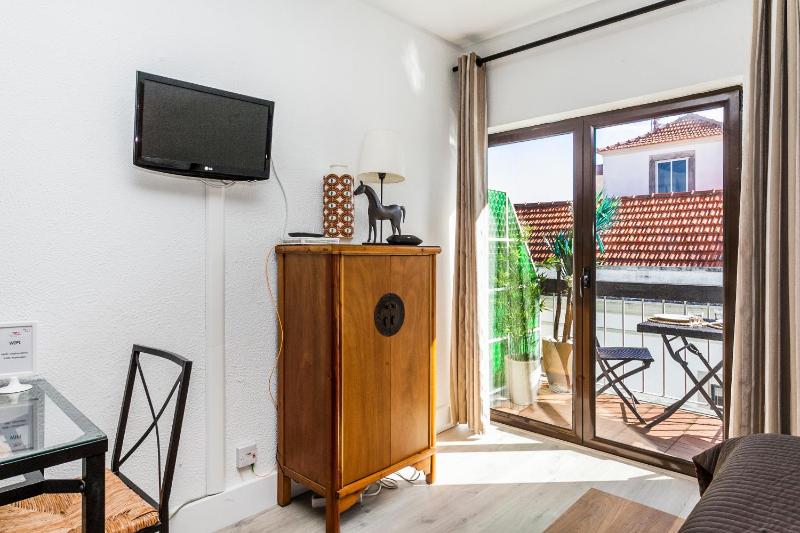 Gomes Freire Studio with Balcony - image 18