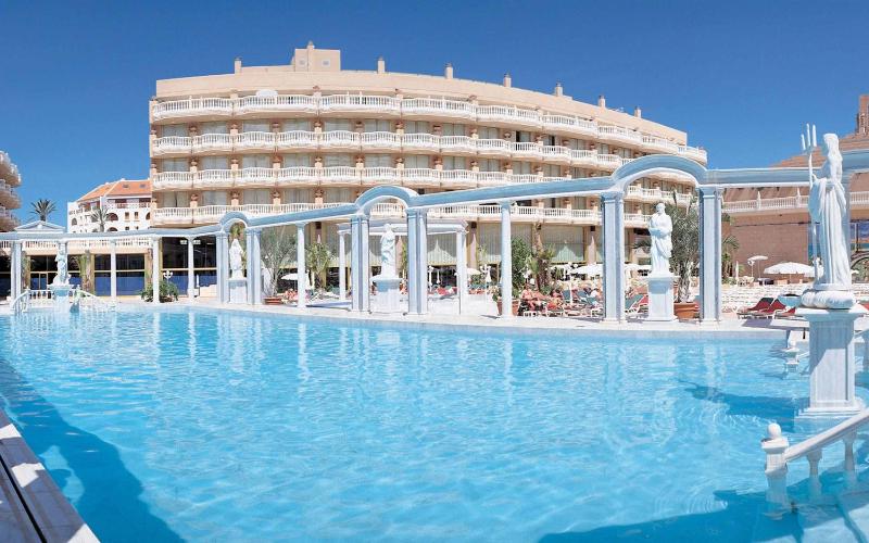 Twin Room with Pool View (2 Adults + 1 Child) image 2