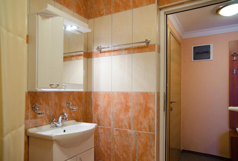 Classic Triple Room image 2