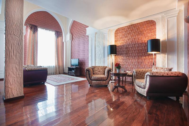 Duplex Suite with Spa Access image 4