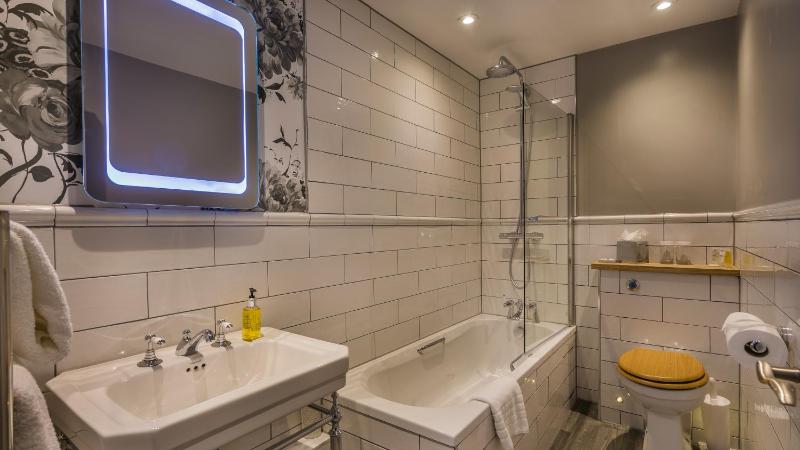 Superior Double Room image 1