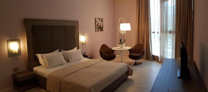 Double Room image 1