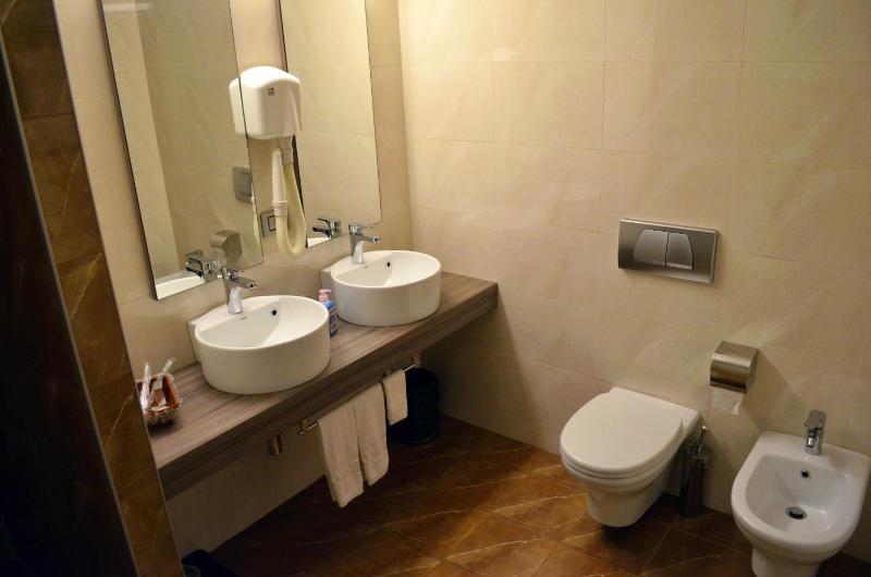 Double Room image 2