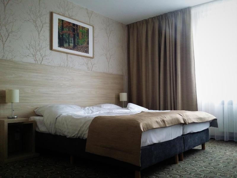 Double or Twin Room wth Private Bathroom image 3