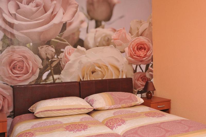Standard Twin Room image 2