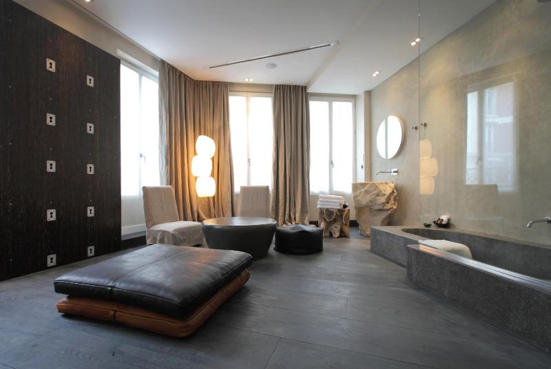 Exception Room image 2