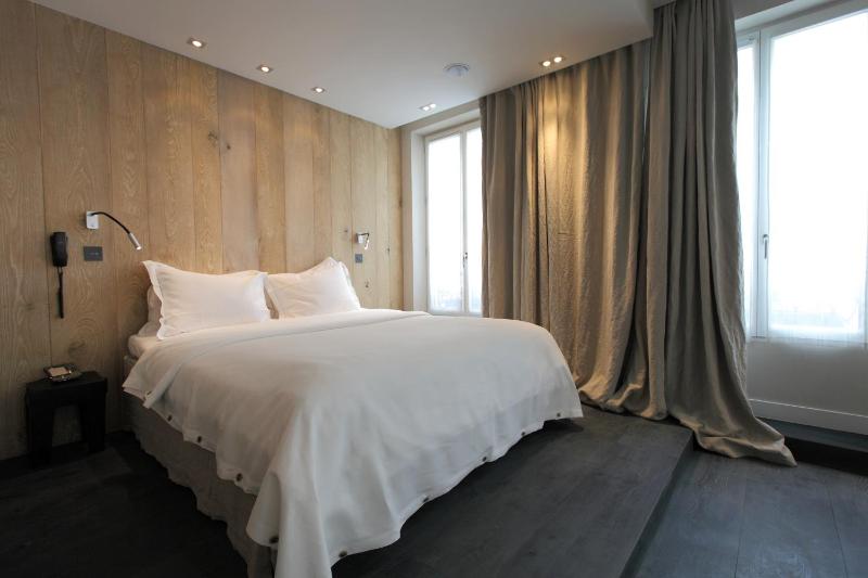 Exception Room image 4