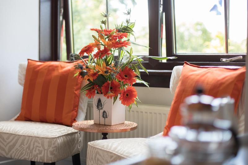 Deluxe Room (2 Adults + 1 Child) image 2