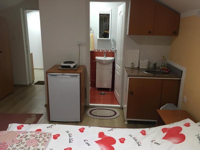Studio Apartment image 1