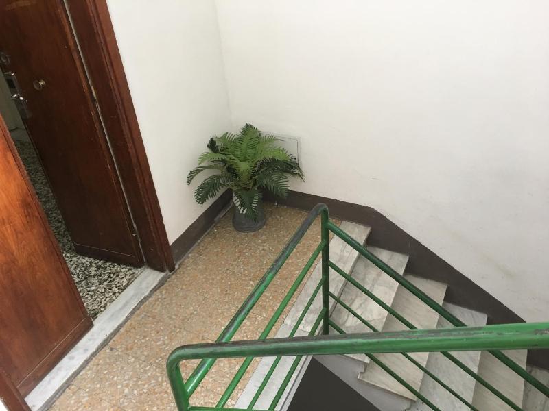 Twin Room image 4