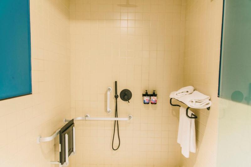 Double Room image 4