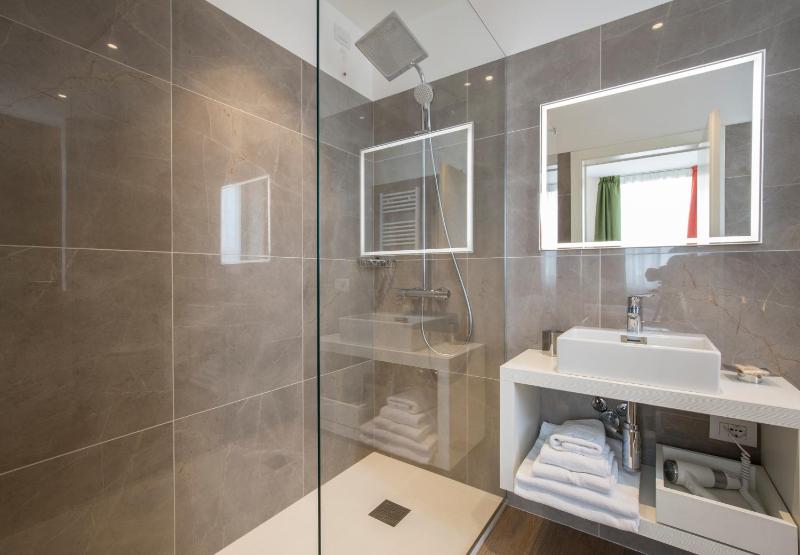 Superior Double or Twin Room image 4