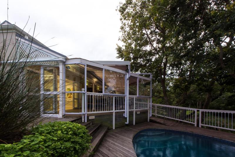 Quarry Lake Inn - image 14