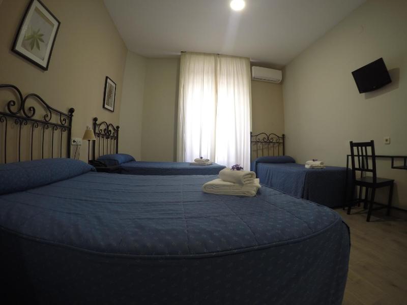 Quadruple Room image 4