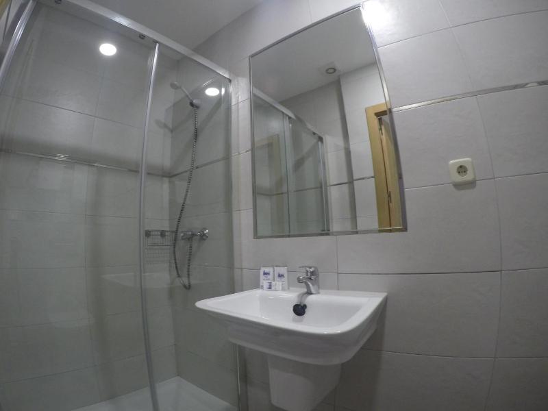 Double or Twin Room image 3