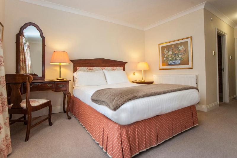Standard Double Room image 3