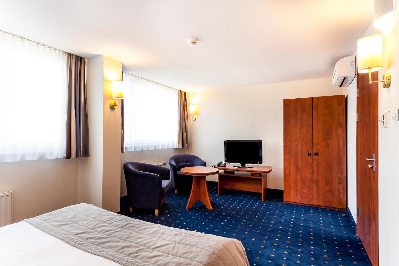 Luxury Apartment image 2