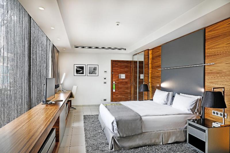 Executive Single Room with City View image 4
