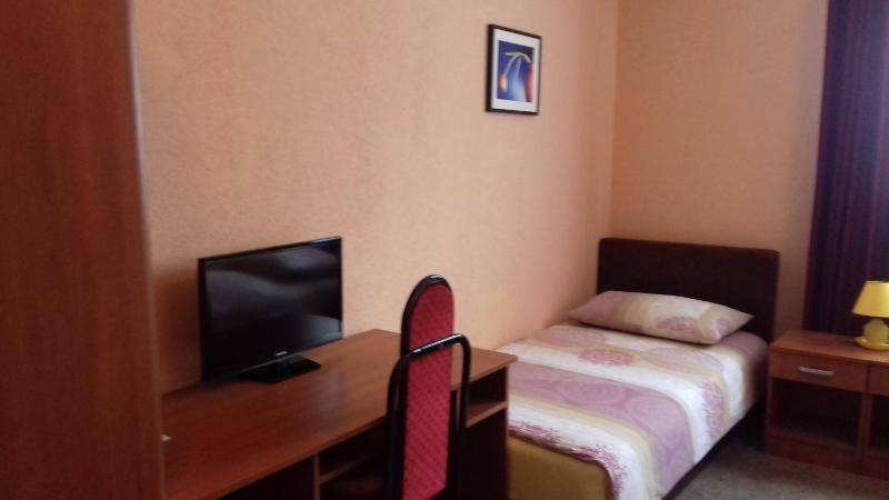 Single Room image 3