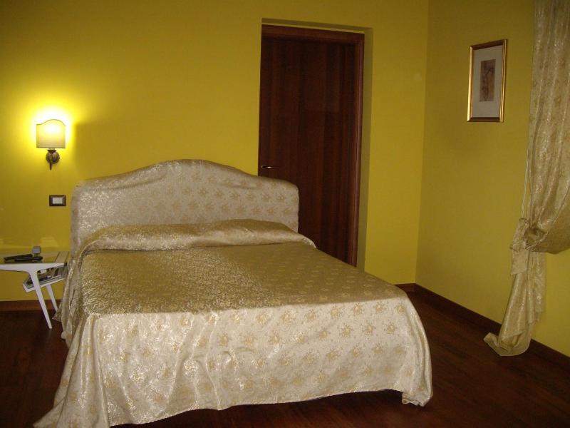 Superior Double Room image 3