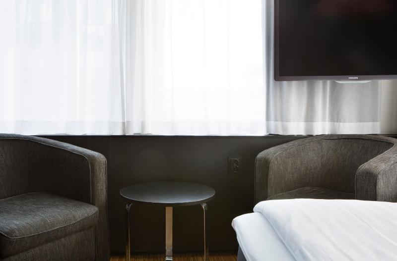 Standard Double or Twin Room image 4