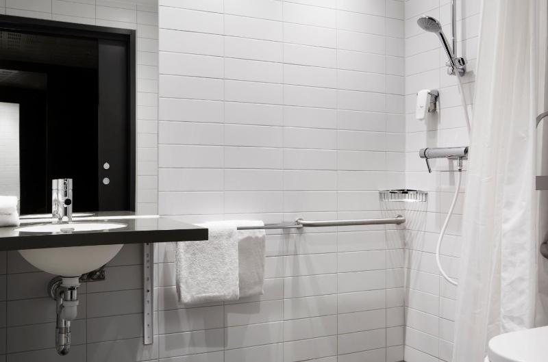 Compact Single Room image 2
