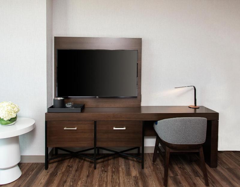 King Room - High Floor image 2
