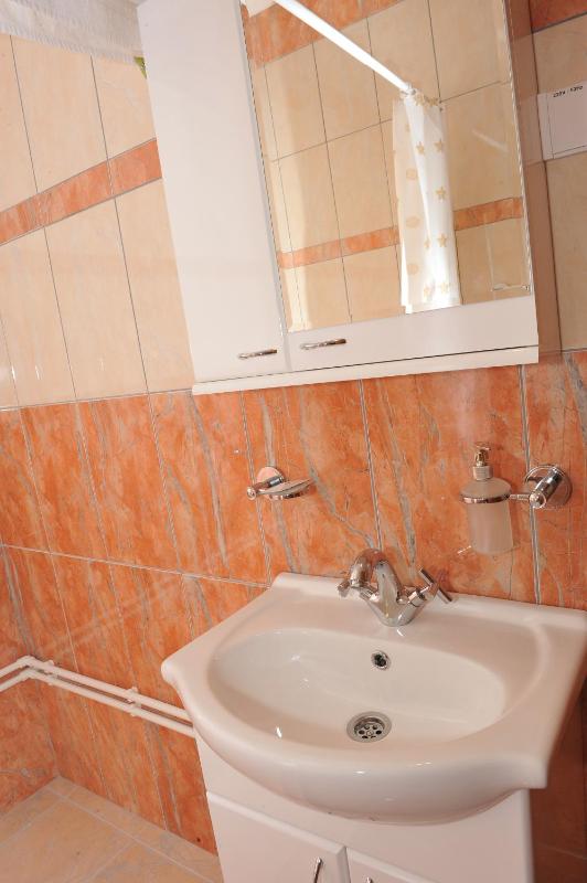 Single Room image 4