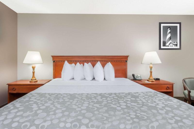 Days Inn by Wyndham St Augustine/Historic Downtown - image 16