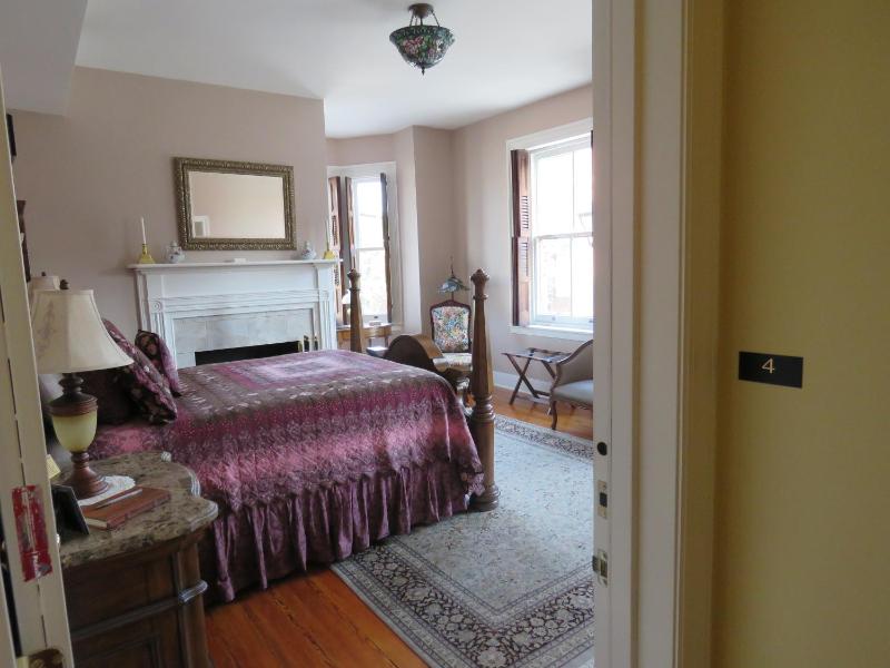 Gettysburg Suite image 2