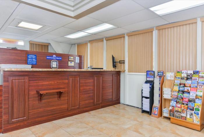 Americas Best Value Inn Sarasota Downtown - image 6