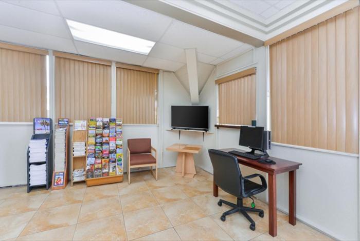 Americas Best Value Inn Sarasota Downtown - image 5
