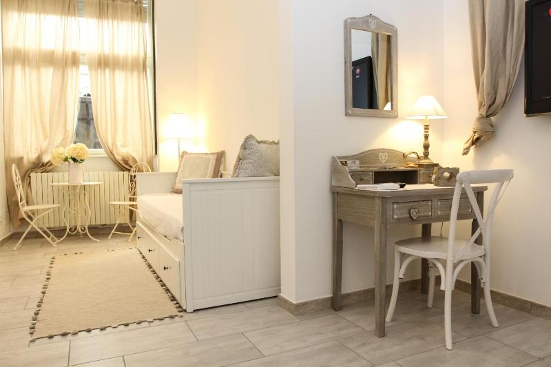 Quadruple Room image 2