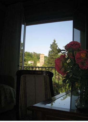 Superior Double Room with Balcony image 4