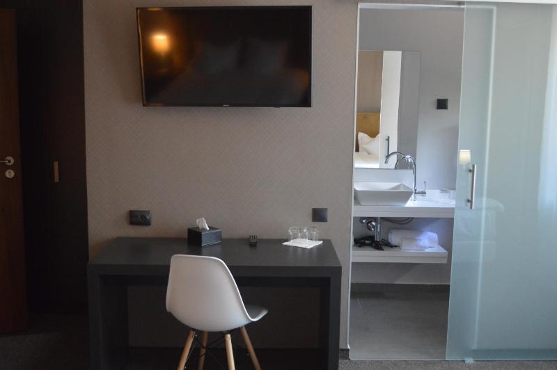 Double Room image 4