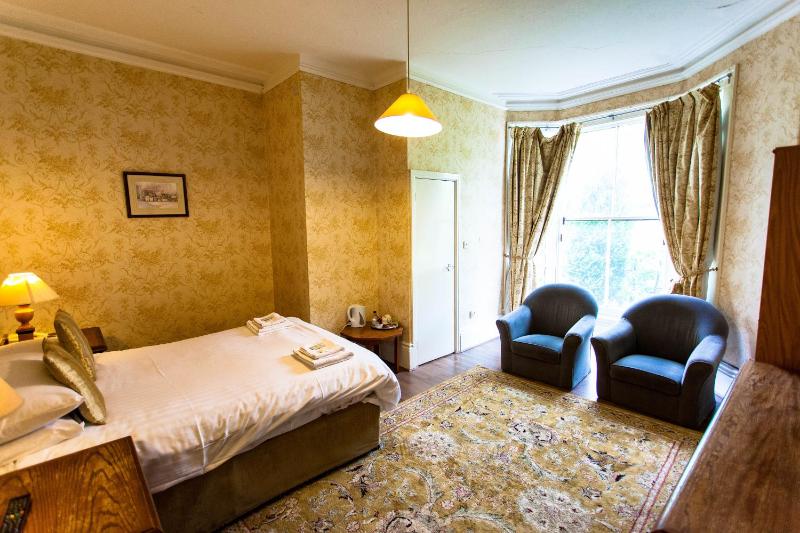 Large Double Room image 3