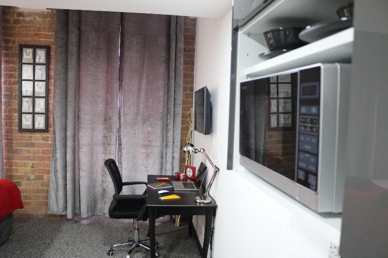 Budget Double Room image 3