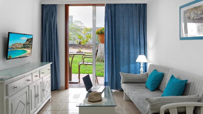 Jacarandas Beach - image 47