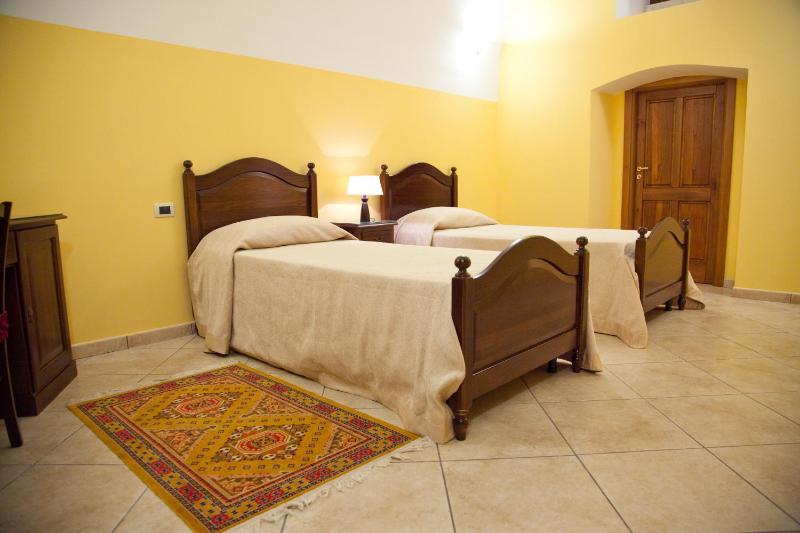 Classic Triple Room image 1