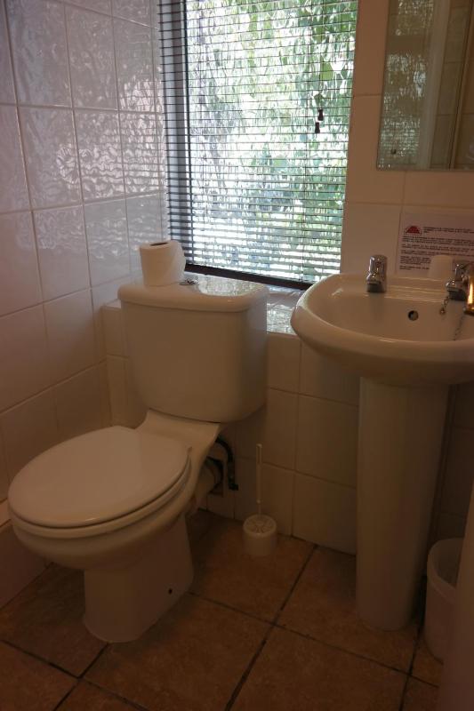 Single Room image 2