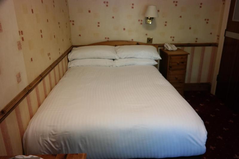 Single Room image 3