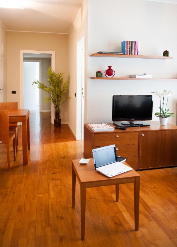 One-Bedroom Apartment image 4