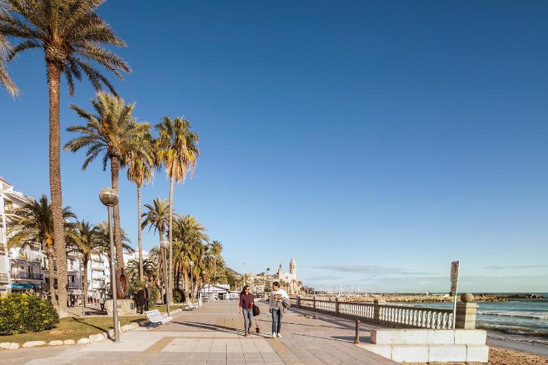 Sitges Group Calm Beach - image 28