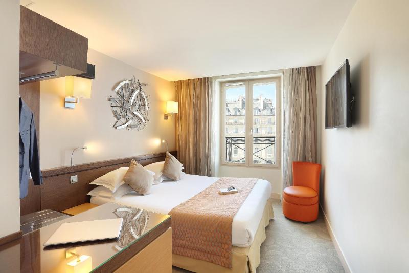 Double Room image 3